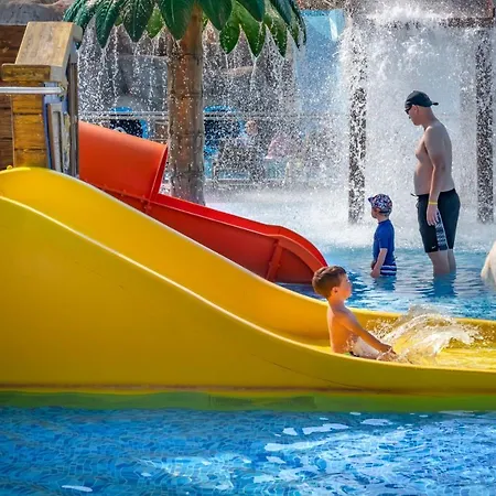 מלון Europa Splash & 4*