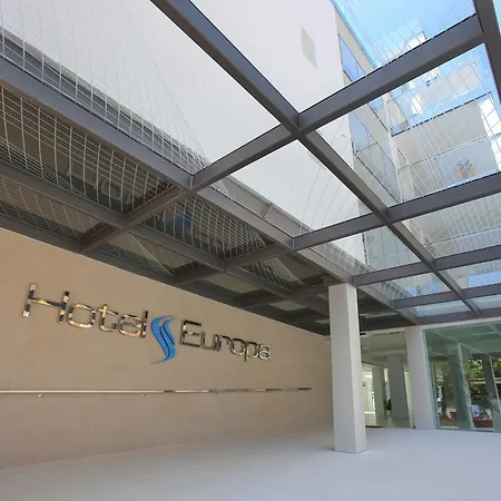 Europa Splash & מלון